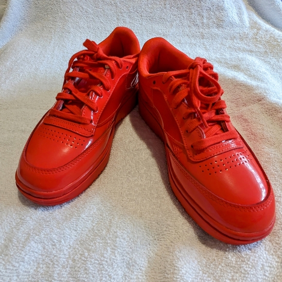 Reebok CARDI B Women's Classic Red Shoes Sneakers Lightly Worn FZ5219 - Picture 2 of 7